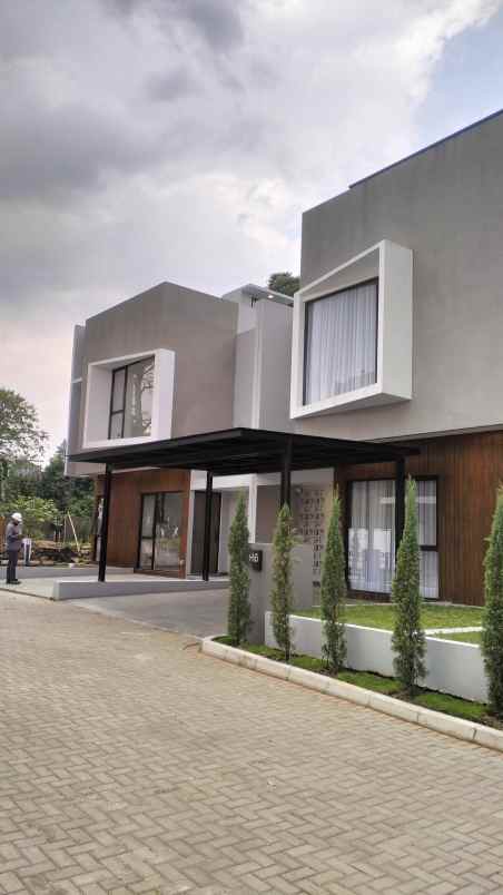dijual rumah cisitu dago kec coblong