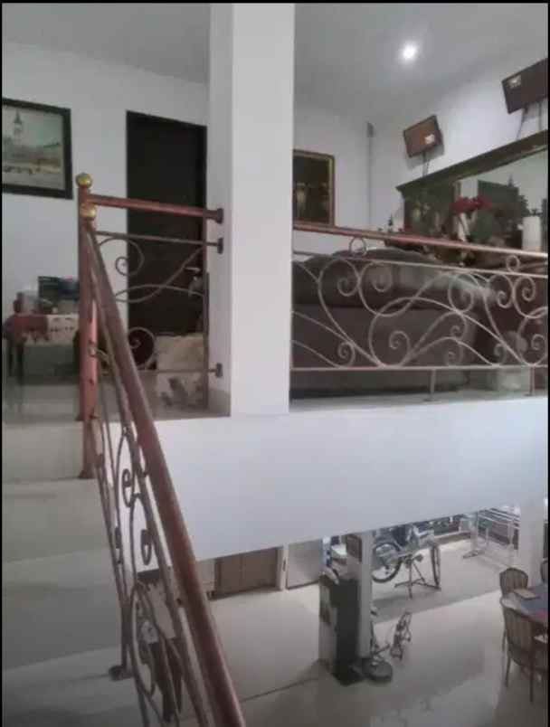 dijual rumah citra grand