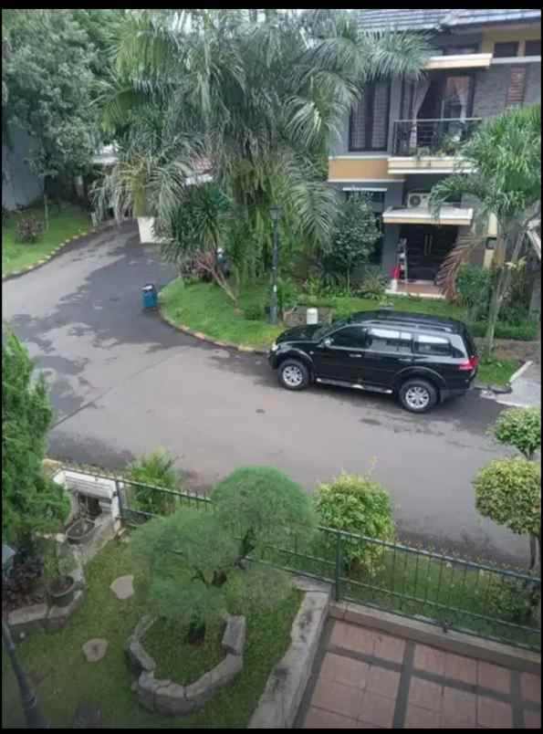 dijual rumah citra grand