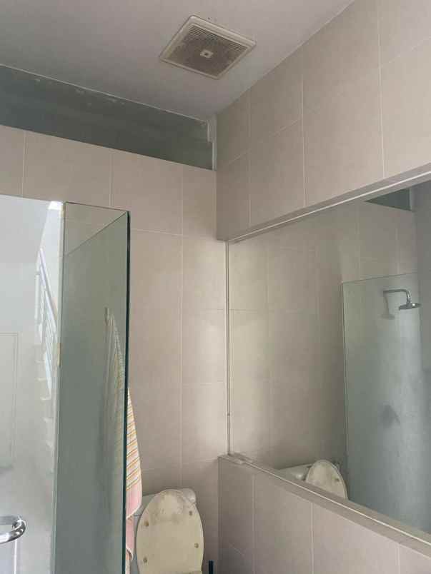 dijual rumah citraland surabaya barat