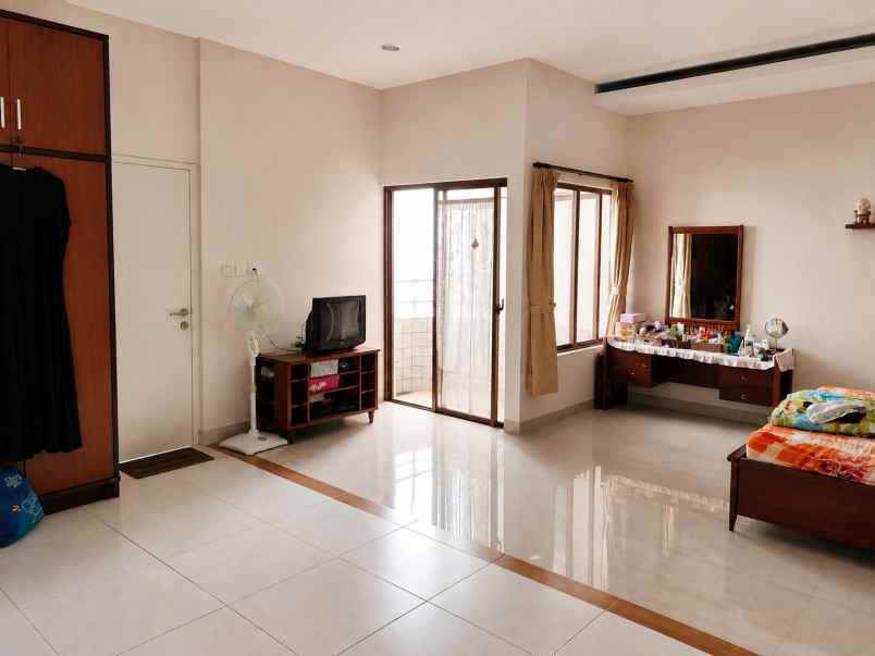 dijual rumah cluster alamanda jgc