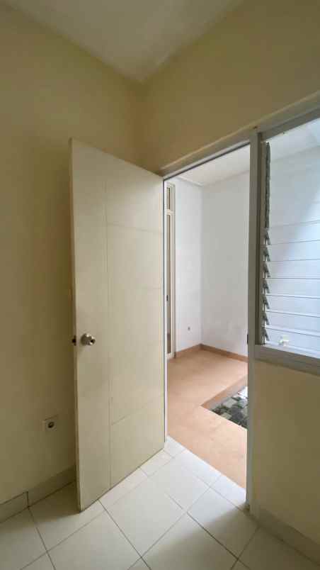 dijual rumah cluster amerika 4x15 green lake city