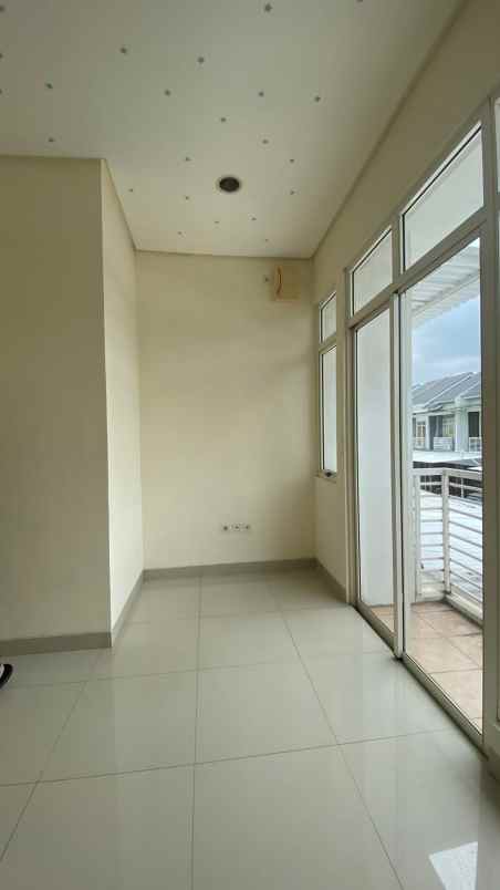 dijual rumah cluster amerika 4x15 green lake city