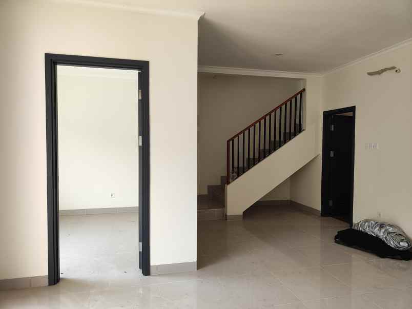 dijual rumah cluster baroni