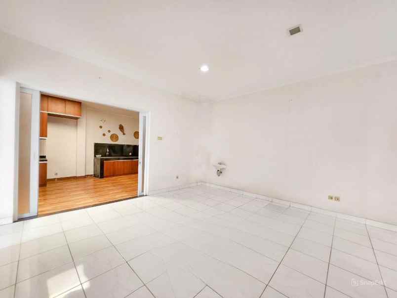 dijual rumah cluster bellevue kota