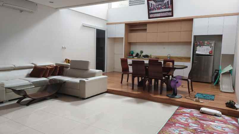 dijual rumah cluster celebration town