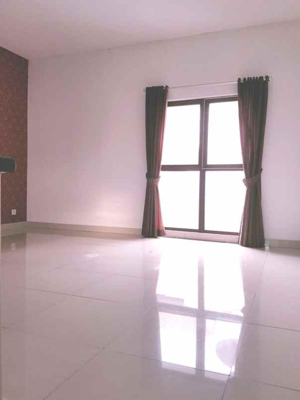 dijual rumah cluster lantana jgc