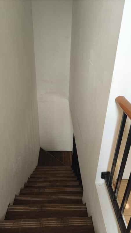 dijual rumah cluster lavesh kota