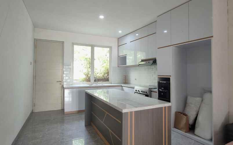 dijual rumah cluster lavesh kota