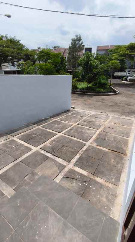 dijual rumah cluster madany regecy