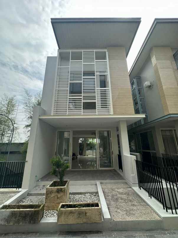 dijual rumah cluster notredame wisata