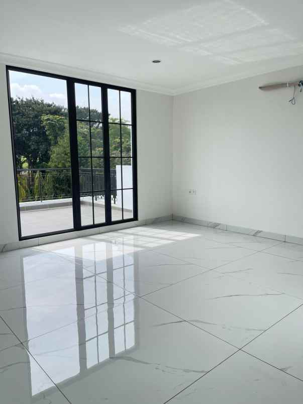 dijual rumah cluster rosewood golf