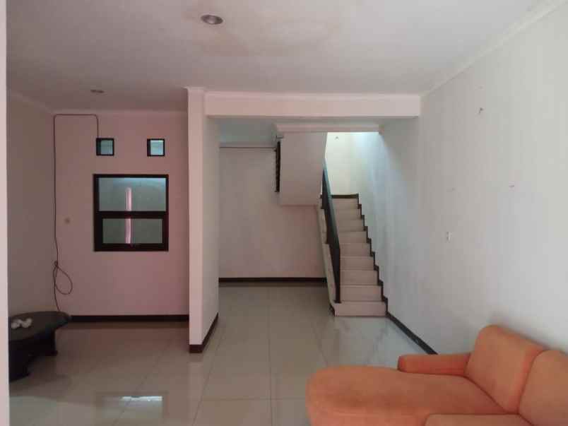 dijual rumah cluster taman kopo