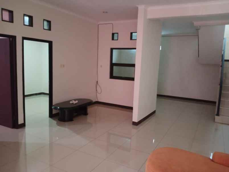 dijual rumah cluster taman kopo