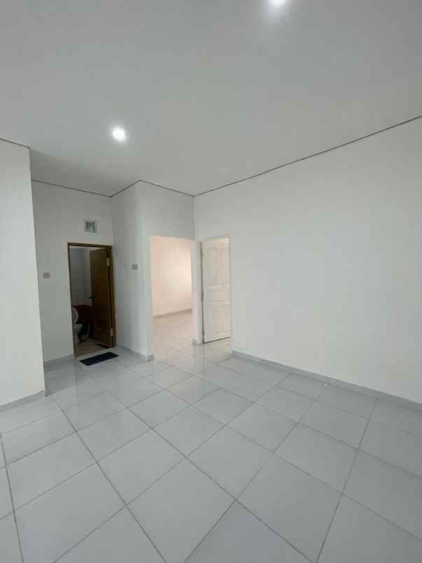 dijual rumah cluster taman sari harapan