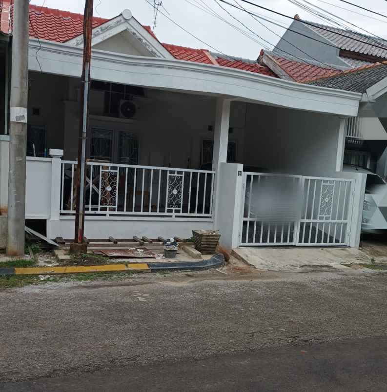 dijual rumah cluster taman sari harapan