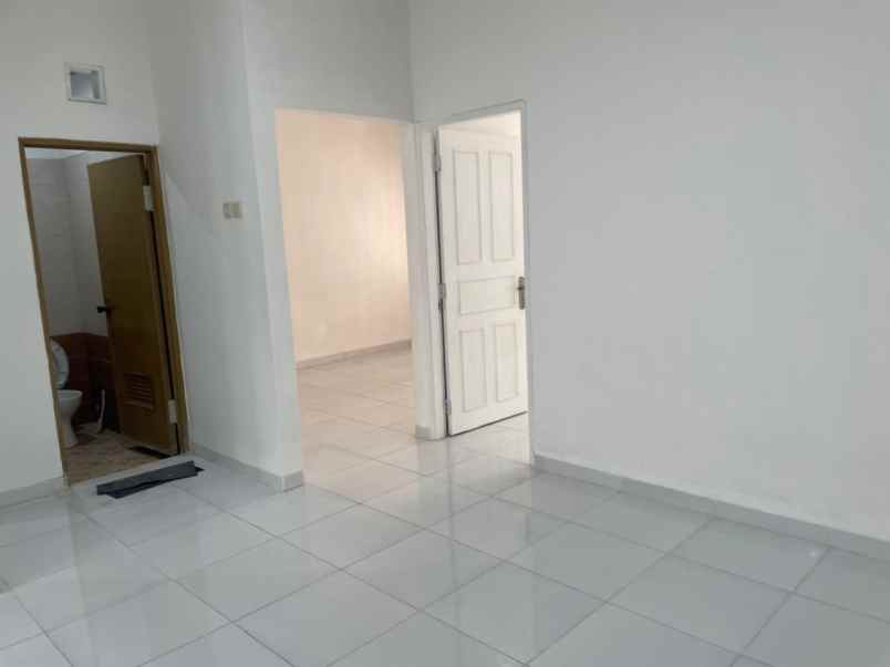 dijual rumah cluster taman sari harapan