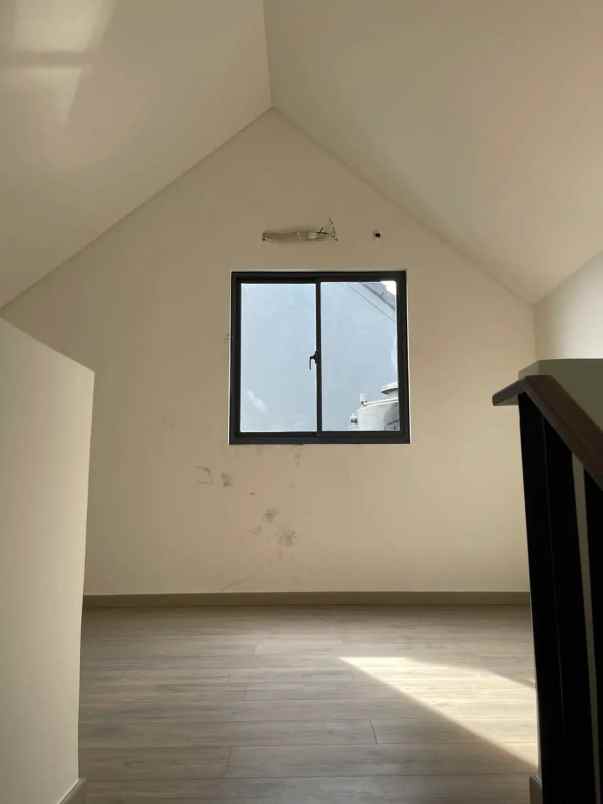 dijual rumah cluster wisteria keppel land