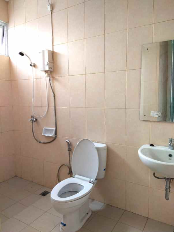 dijual rumah cluster yarra jgc jakarta