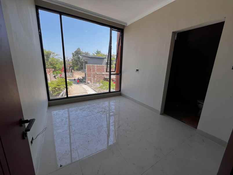 dijual rumah condongcatur