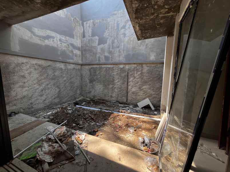 dijual rumah condongcatur