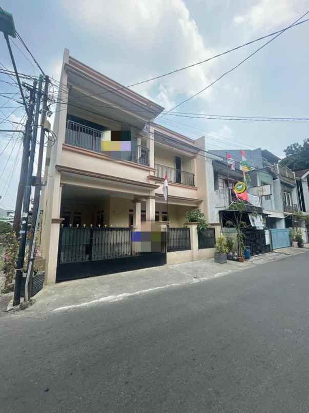 dijual rumah dalam komplek kav dki pondok kelapa
