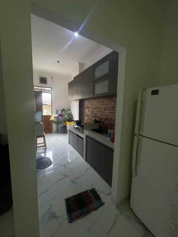 dijual rumah dalam komplek kav dki pondok kelapa