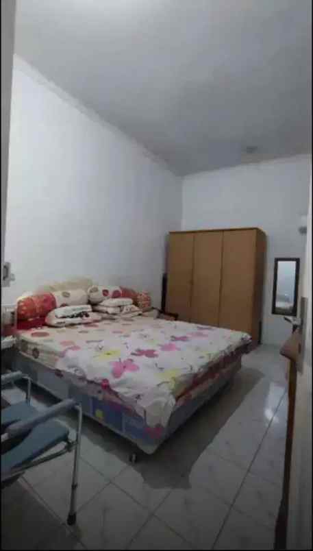 dijual rumah dan gudang di joglo