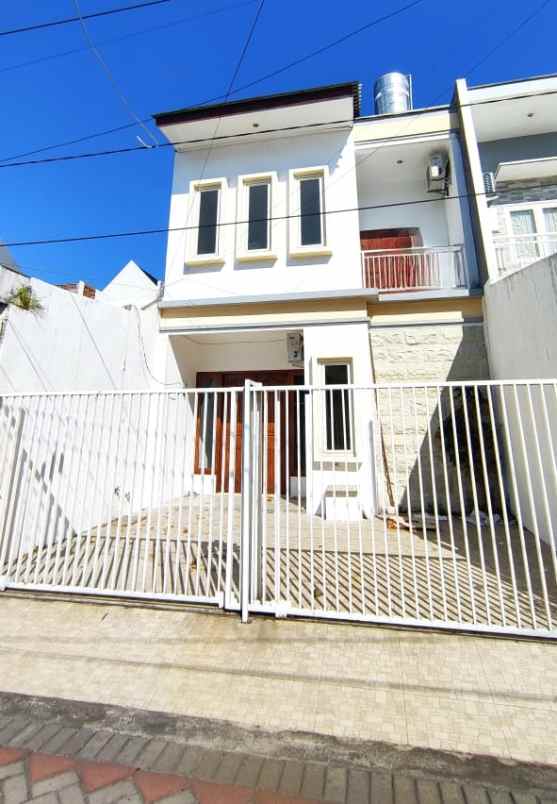 dijual rumah darmo permai utara