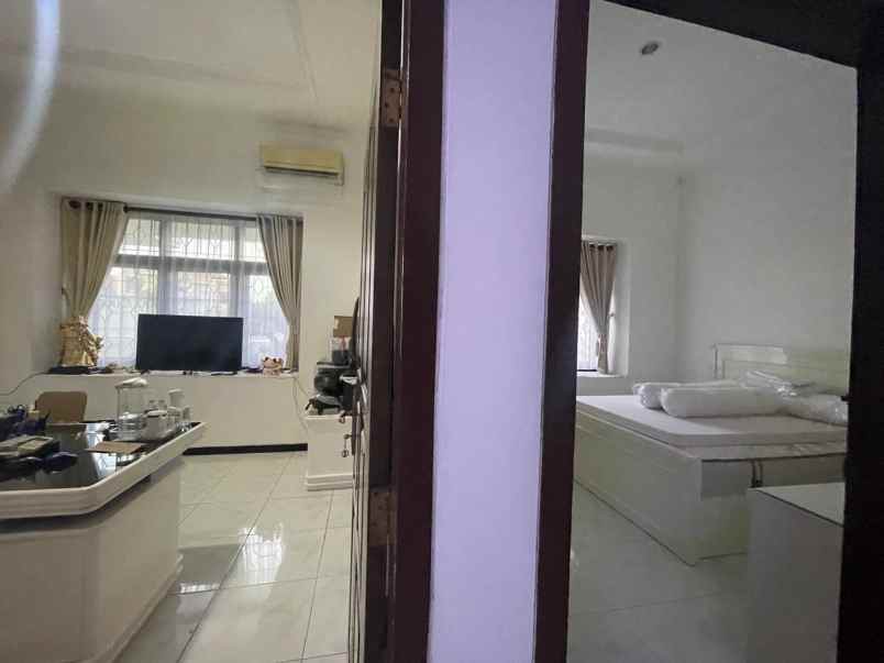 dijual rumah dharmahusada indah