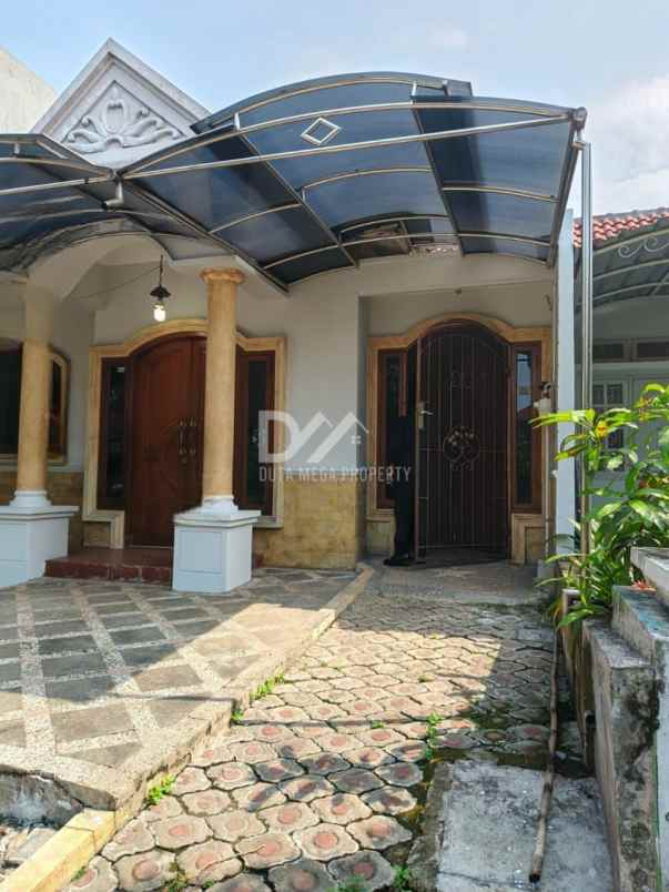 dijual rumah di graha raya bintaro