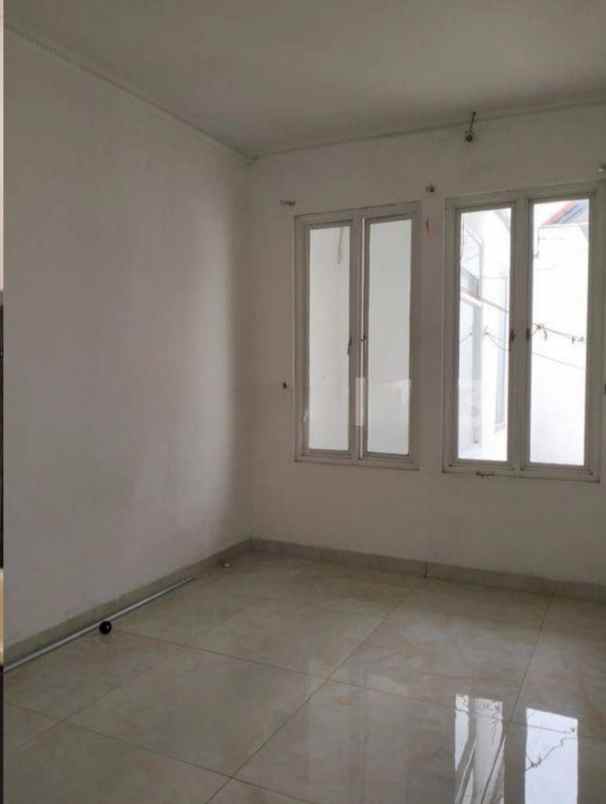 dijual rumah di raffles hills