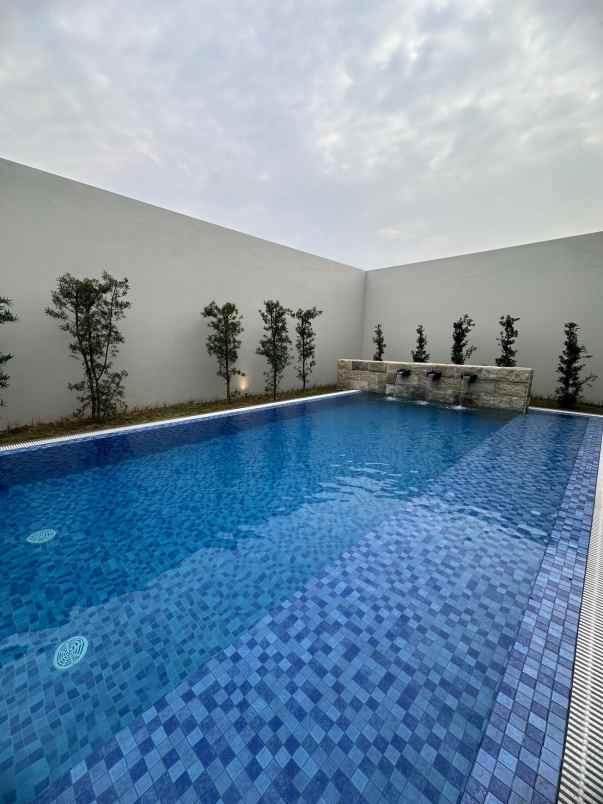 dijual rumah dian istana