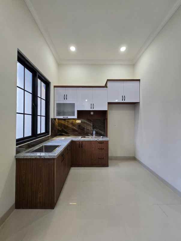 dijual rumah duren sawit