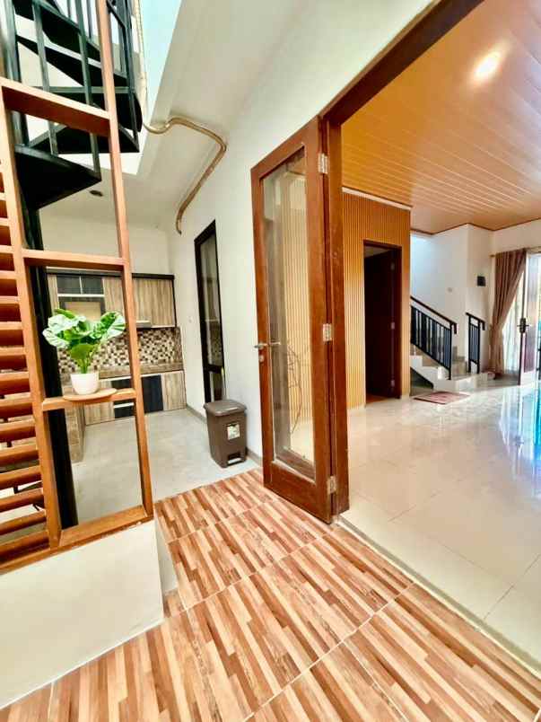 dijual rumah duren sawit