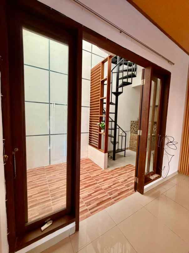 dijual rumah duren sawit
