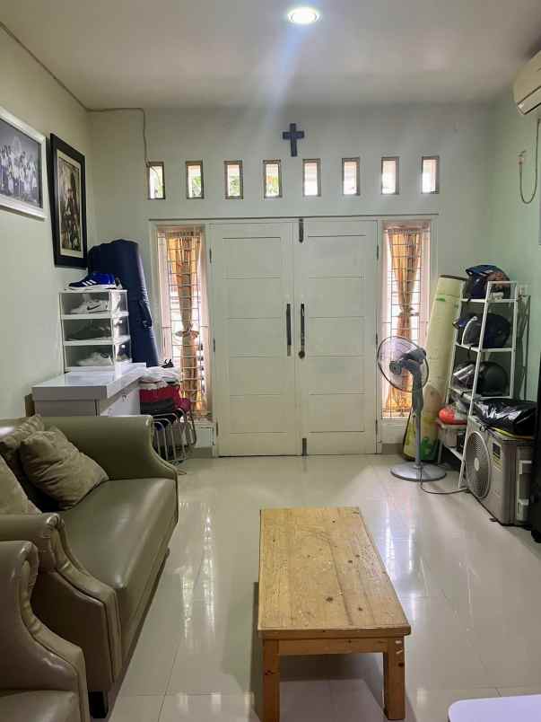dijual rumah duren sawit