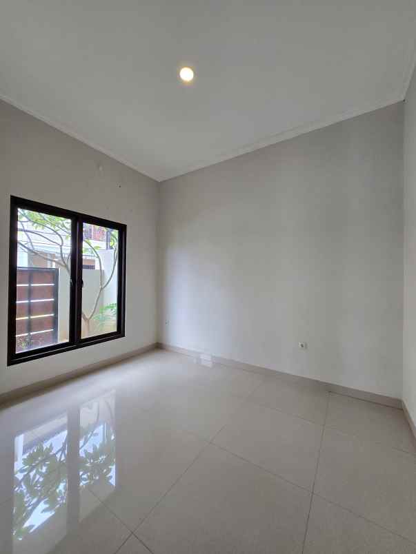 dijual rumah duren sawit jaktim