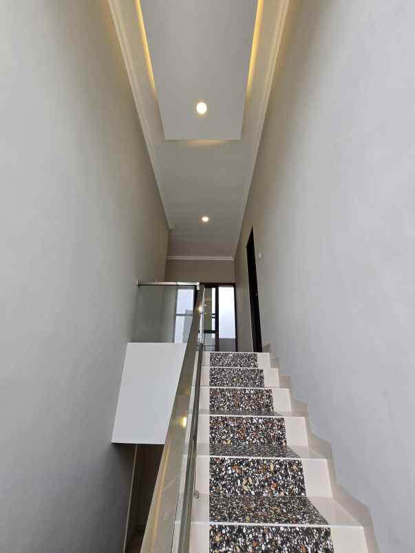 dijual rumah duren sawit jaktim