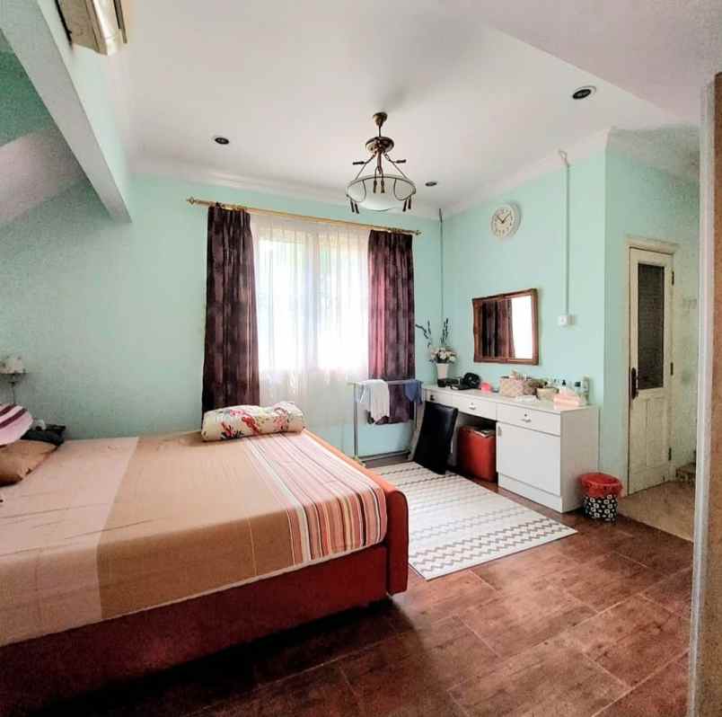 dijual rumah emerald bintaro