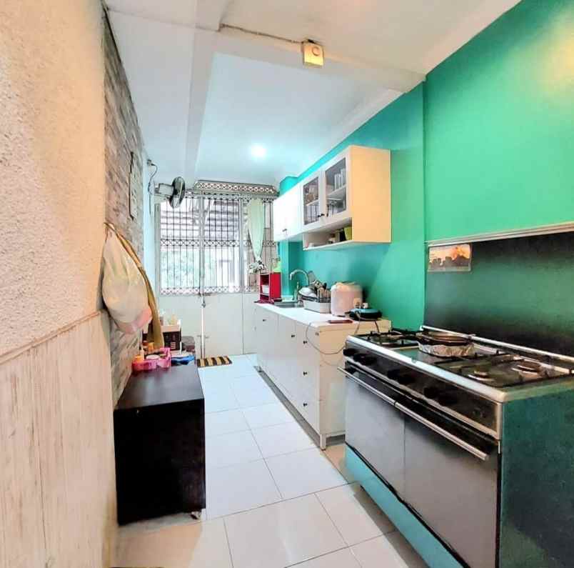 dijual rumah emerald bintaro