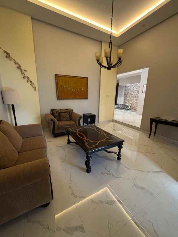 dijual rumah gaharu cilandak jakarta