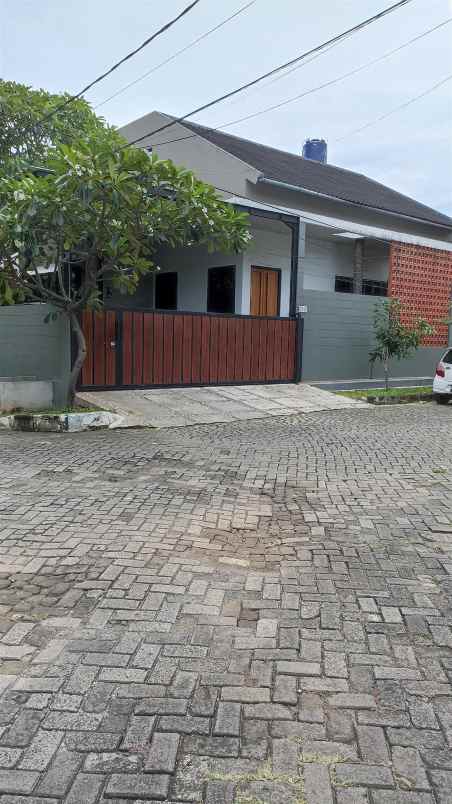 dijual rumah galaxy pekayon bekasi