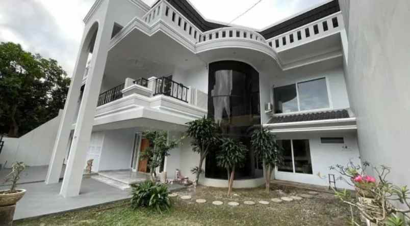 dijual rumah gatot subroto