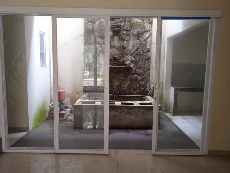 dijual rumah gg rambutan jatimurni