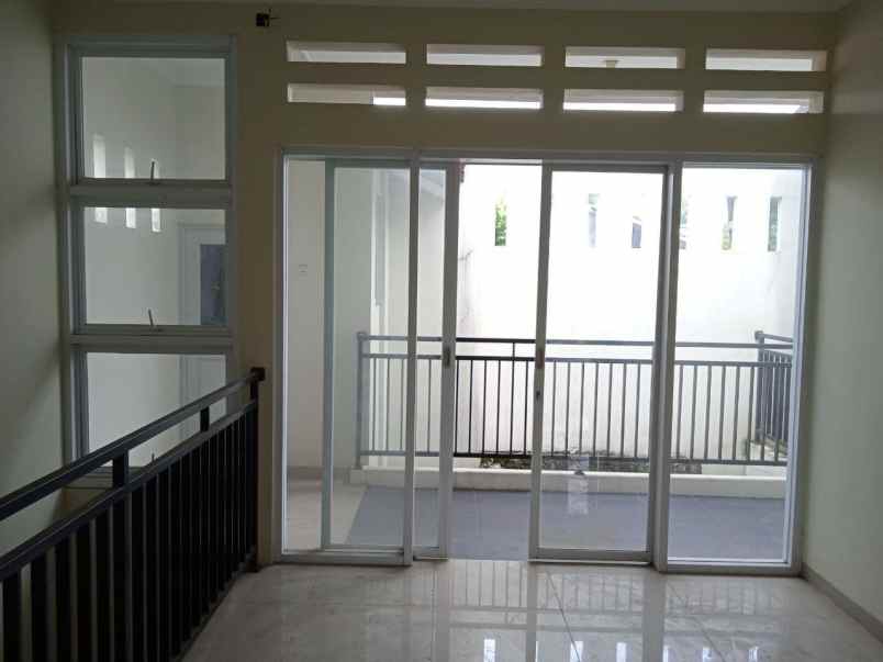 dijual rumah gg rambutan jatimurni