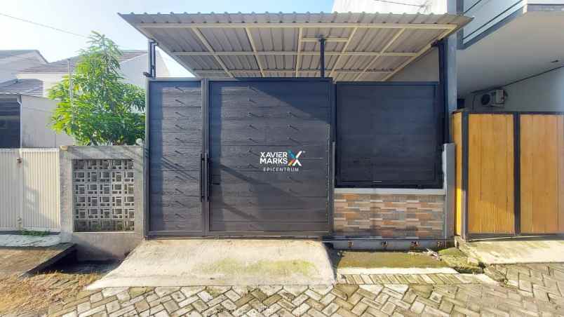 dijual rumah graha sukolilo regency siap huni