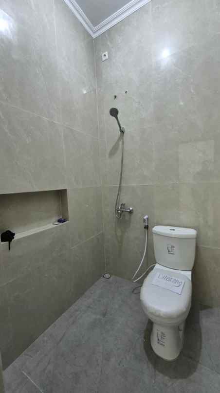 dijual rumah grand semanggi