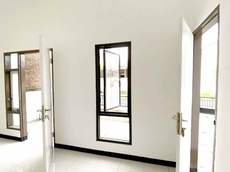 dijual rumah grand surya