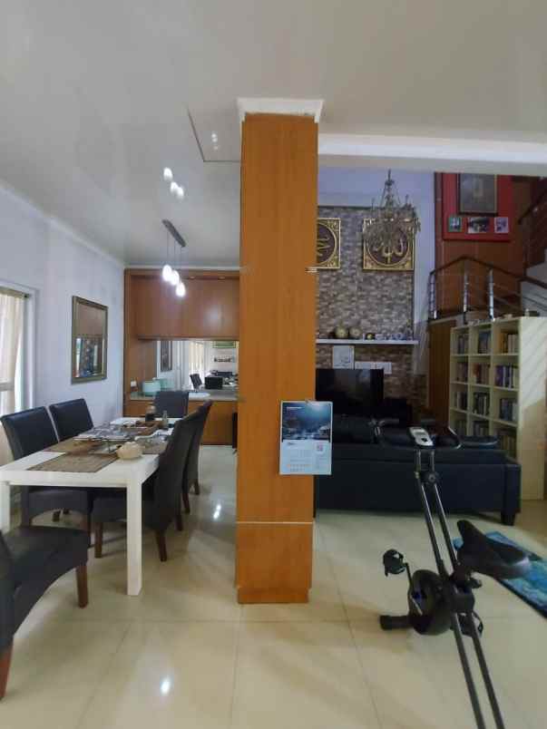 dijual rumah grand wisata cluster